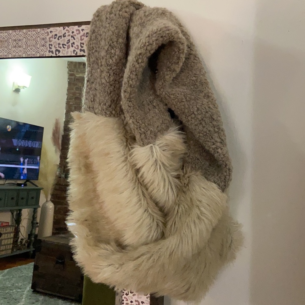 Brand New HEIKE Winter Scarf